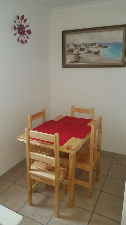 Bayview Selfcatering Apartment Hartenbos Esterno foto